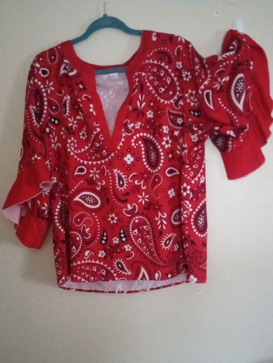 Source Unknown Tops - Women’s Red Paisley V-Neck Tunic Top - Bell Sleeves